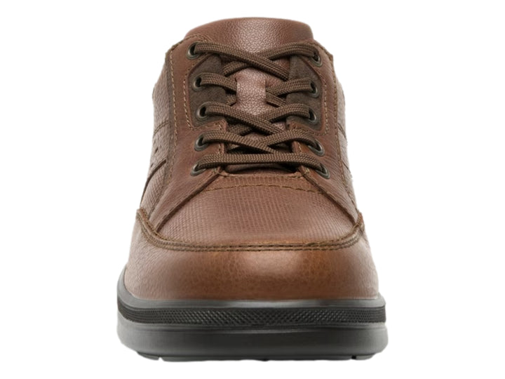 Zapato casual de cuero color marrón brandy con suela negra y cordones.
