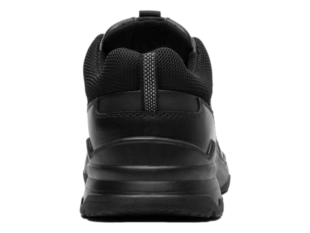Zapato Flexi color negro de cuero con cordones y suela gruesa.