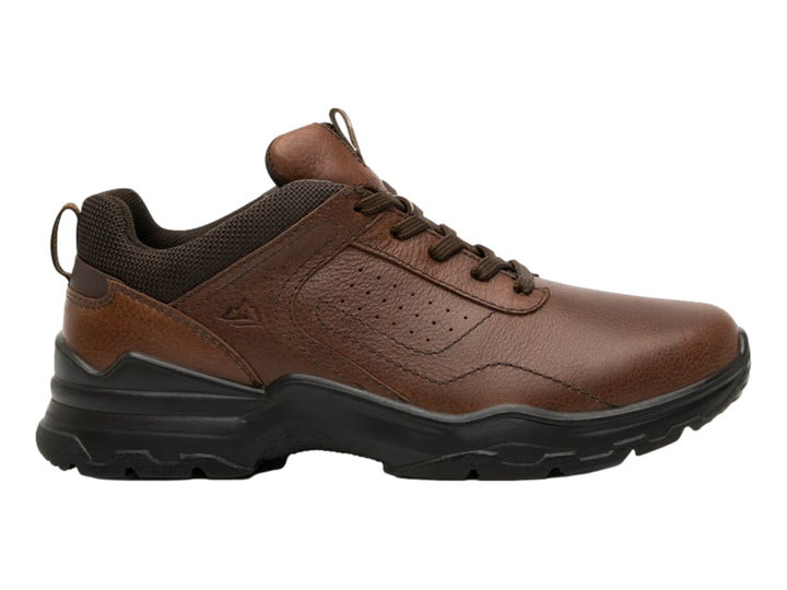 Zapato casual Flexi color marrón con suela gruesa negra y agujetas.
