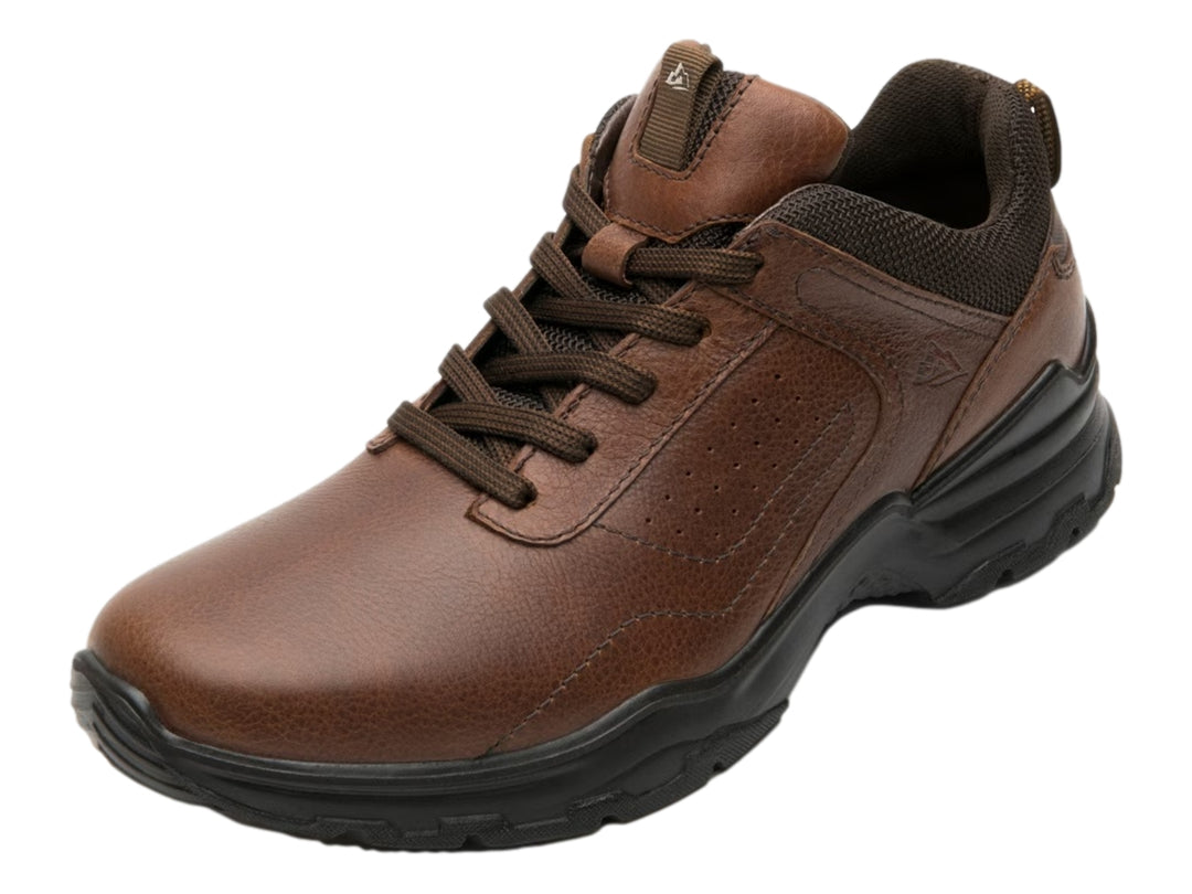 Zapato casual Flexi color marrón con suela gruesa negra y agujetas.
