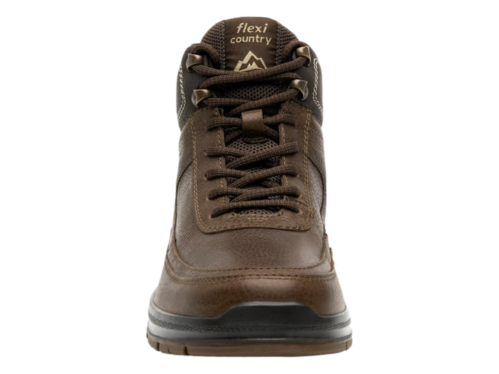 Botín Flexi color chocolate de cuero con suela negra y agujetas, estilo country.