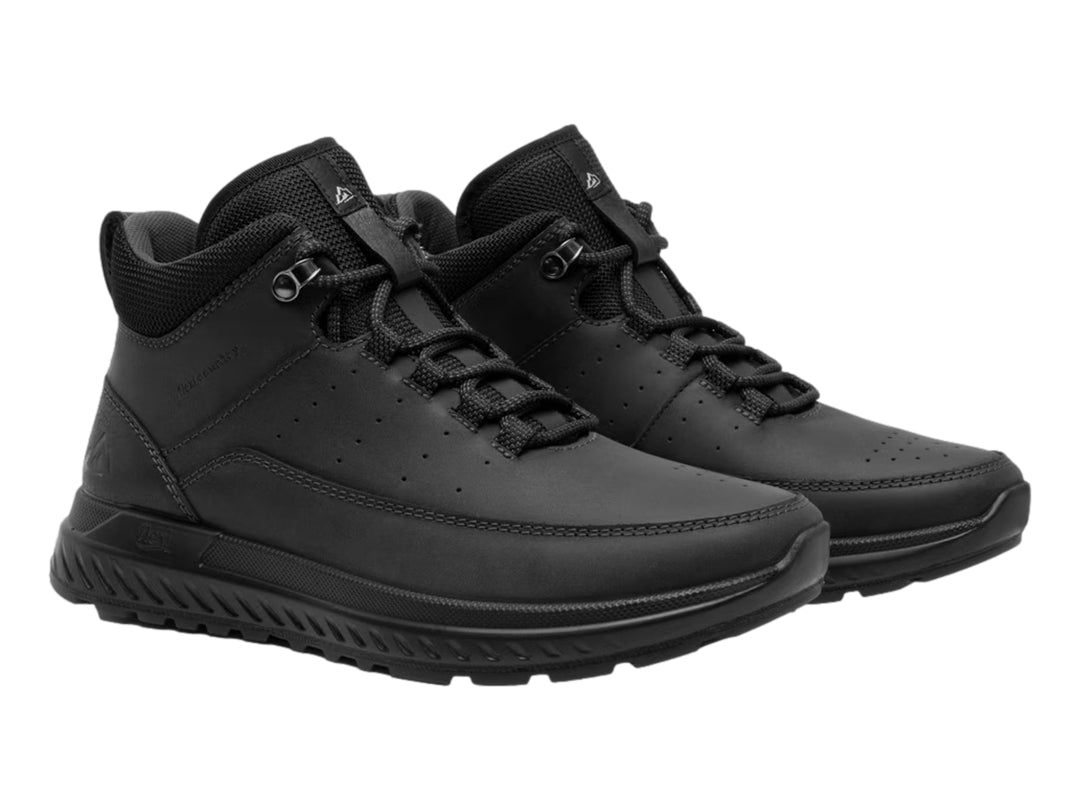 Zapato botín Flexi color negro con suela deportiva y textura mate.
