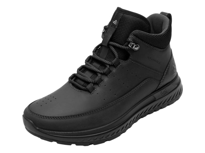 Zapato botín Flexi color negro con suela deportiva y textura mate.