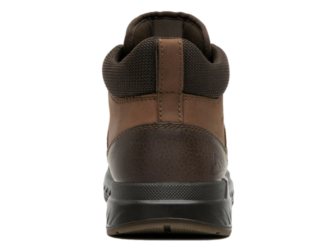 Zapato tipo botín Flexi color brandy con suela negra y cordones.