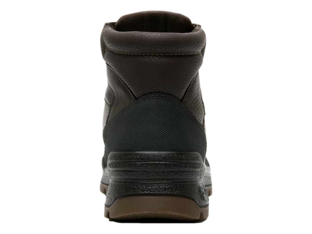 Bota Flexi color marrón y negro con suela robusta y cordones.