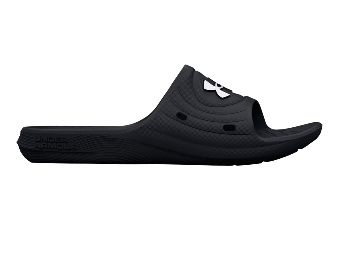 Sandalia Under Armour Locker IV SL en color negro con logotipo blanco en la parte superior.