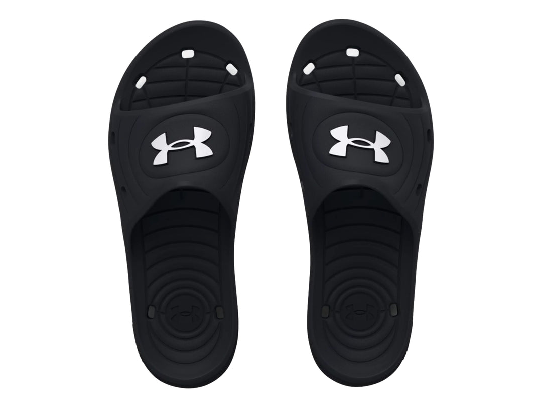 Sandalia Under Armour Locker IV SL en color negro con logotipo blanco en la parte superior.