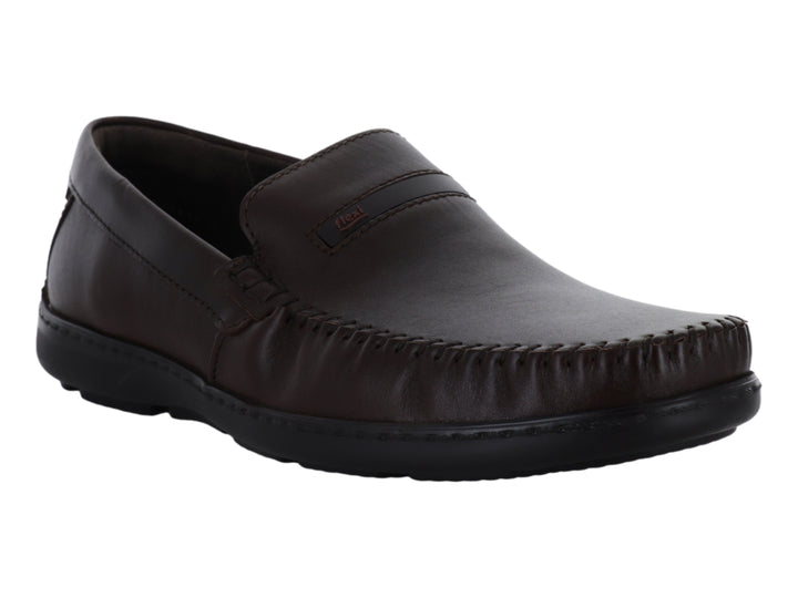 Zapato mocasín Flexi color marrón Oporto con suela negra, estilo casual.