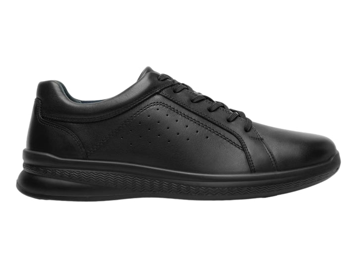 Zapato casual Flexi color negro de cuero con agujetas y detalles perforados laterales.