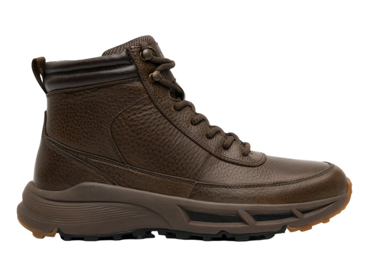 Botín Flexi color chocolate de cuero con suela robusta y cordones.