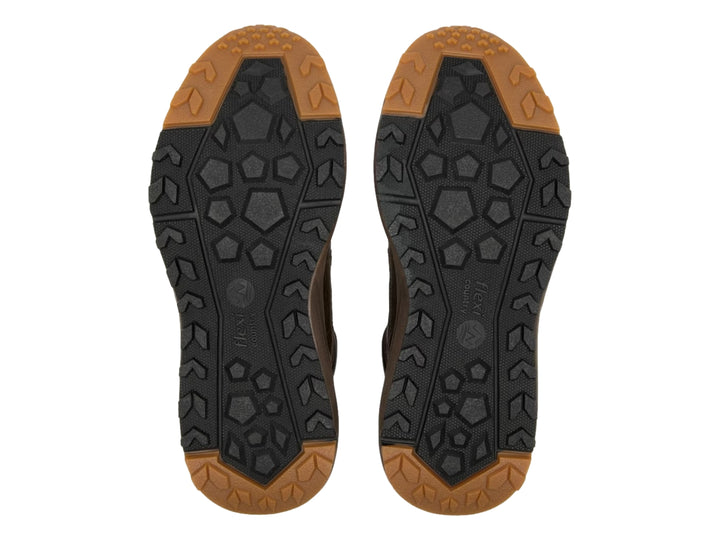 Botín Flexi color chocolate de cuero con suela robusta y cordones.