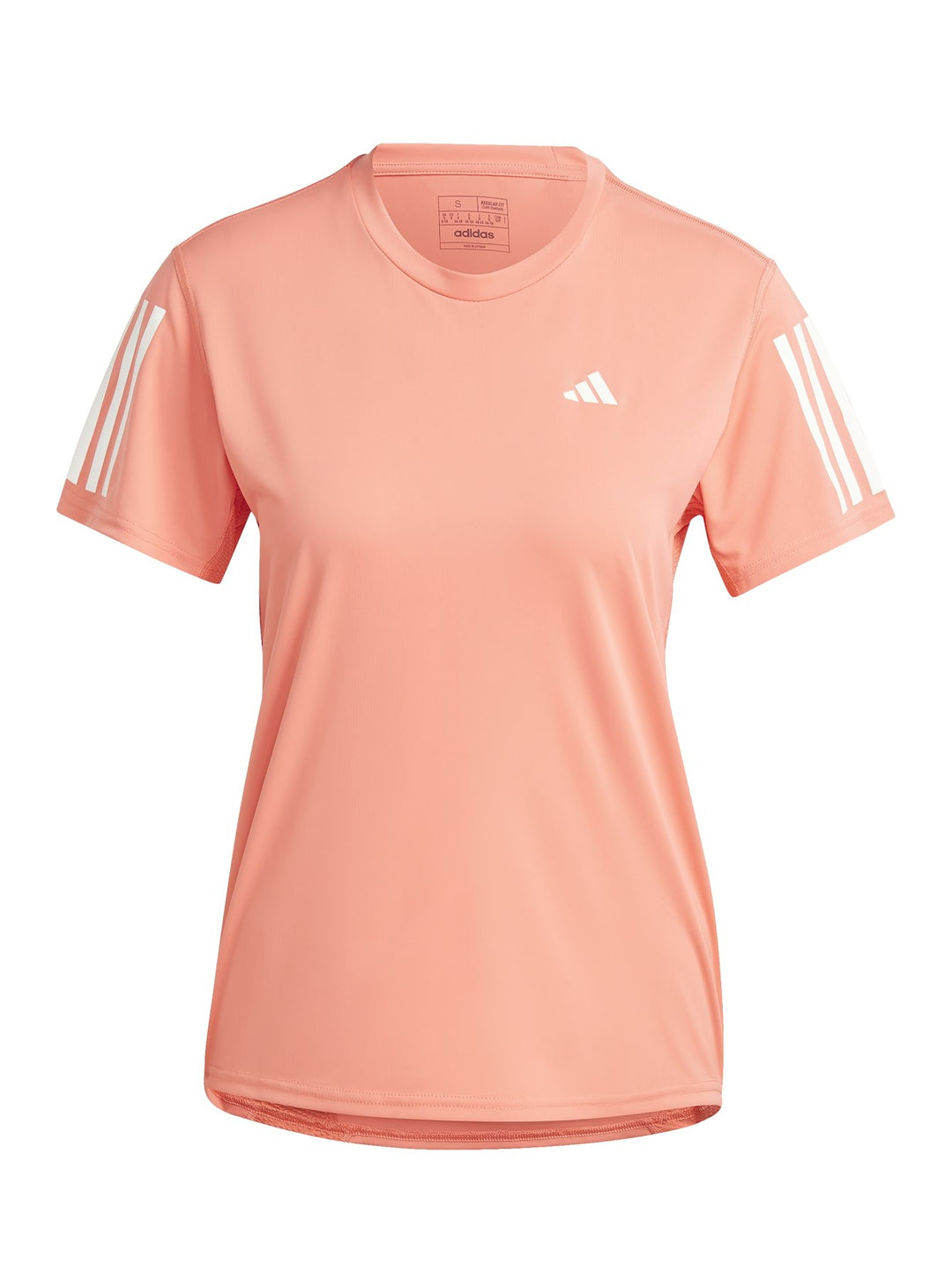 Camiseta deportiva Adidas color coral para mujer con tres franjas blancas en la manga y logo frontal blanco.