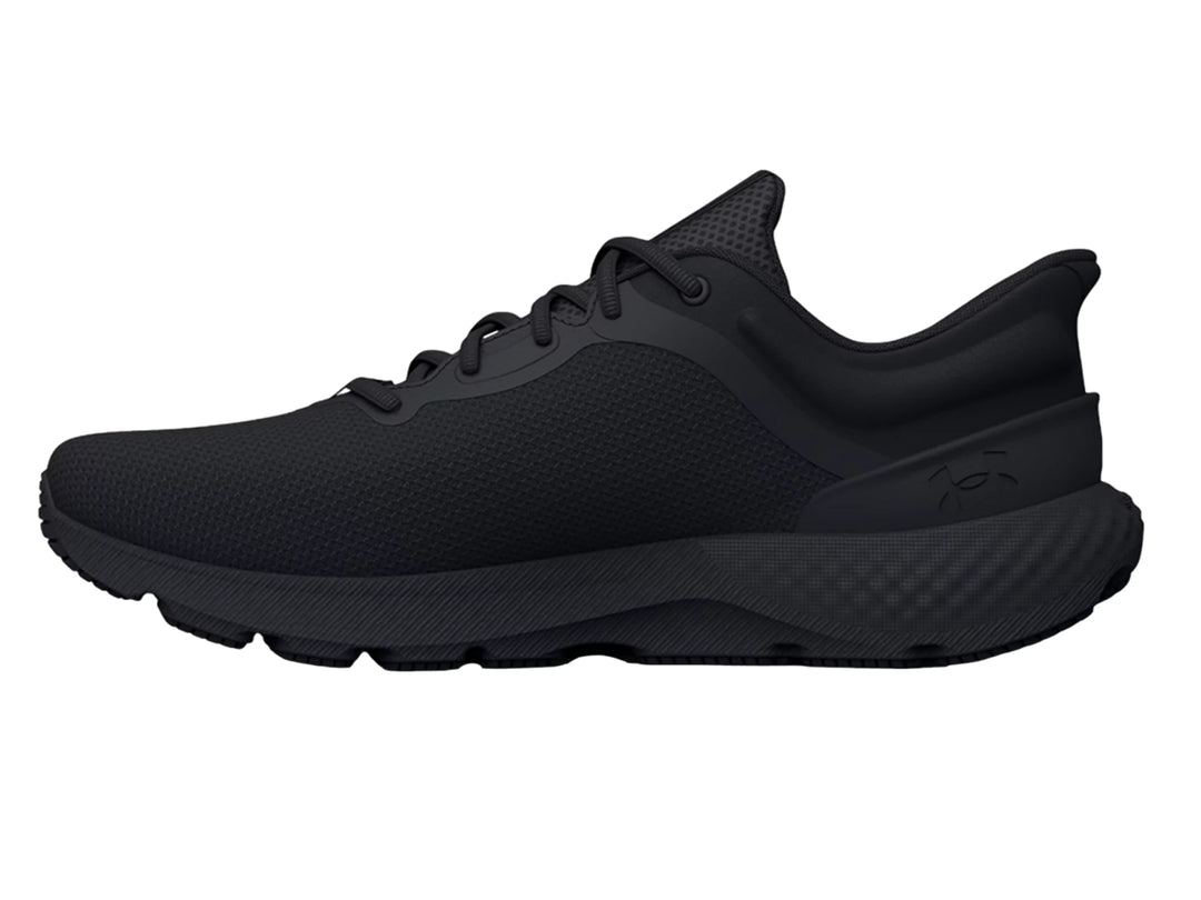Tenis deportivos Under Armour color negro con logo iridiscente en el costado.