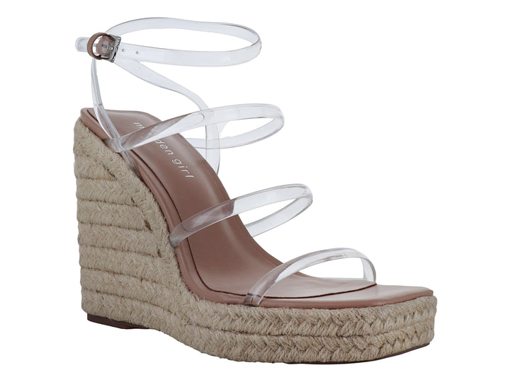 Sandalia Madden Girl con tiras transparentes y plataforma de cuña en color beige natural.
