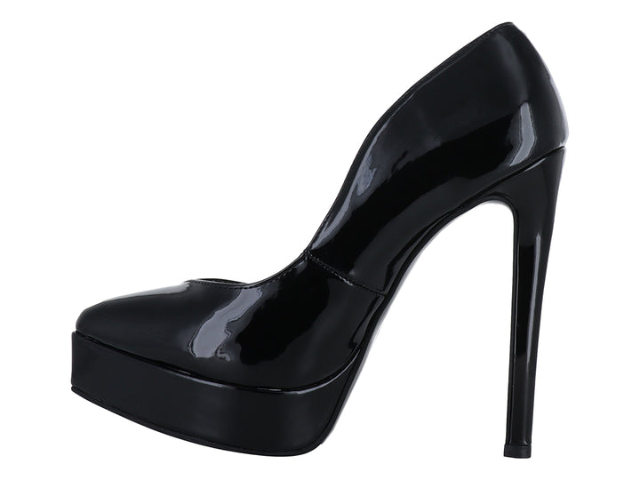 Zapato de tacón alto y plataforma en color negro brillante.