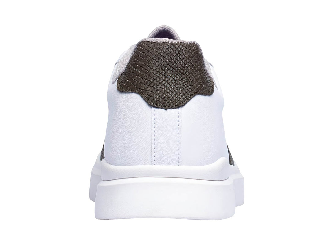 Tenis Aeropostale blancos con detalles en verde oscuro texturizado y suela blanca.