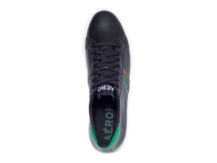 Tenis casuales Aeropostale color negro con suela blanca y detalles laterales en verde.