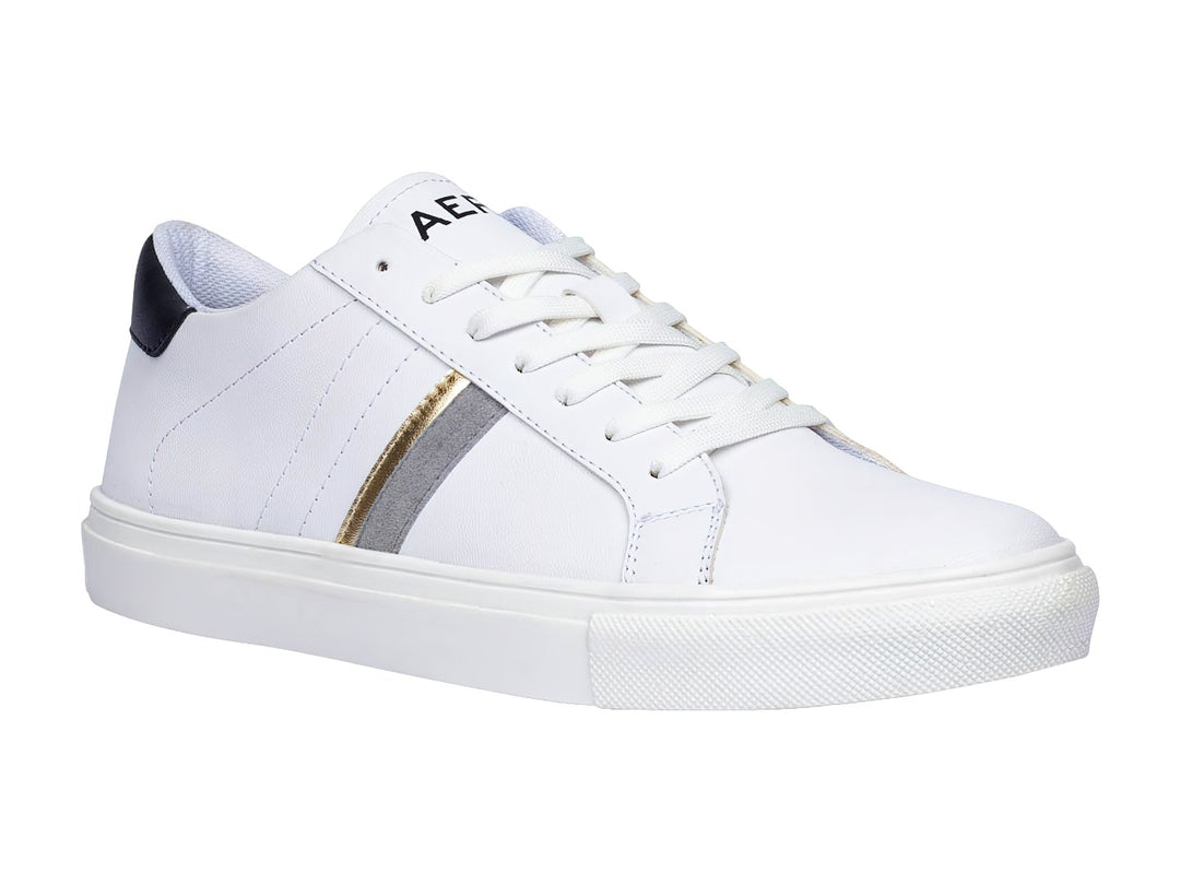 Tenis casuales Aeropostale color blanco con franjas laterales en dorado y gris, suela blanca y detalles negros en el talón.