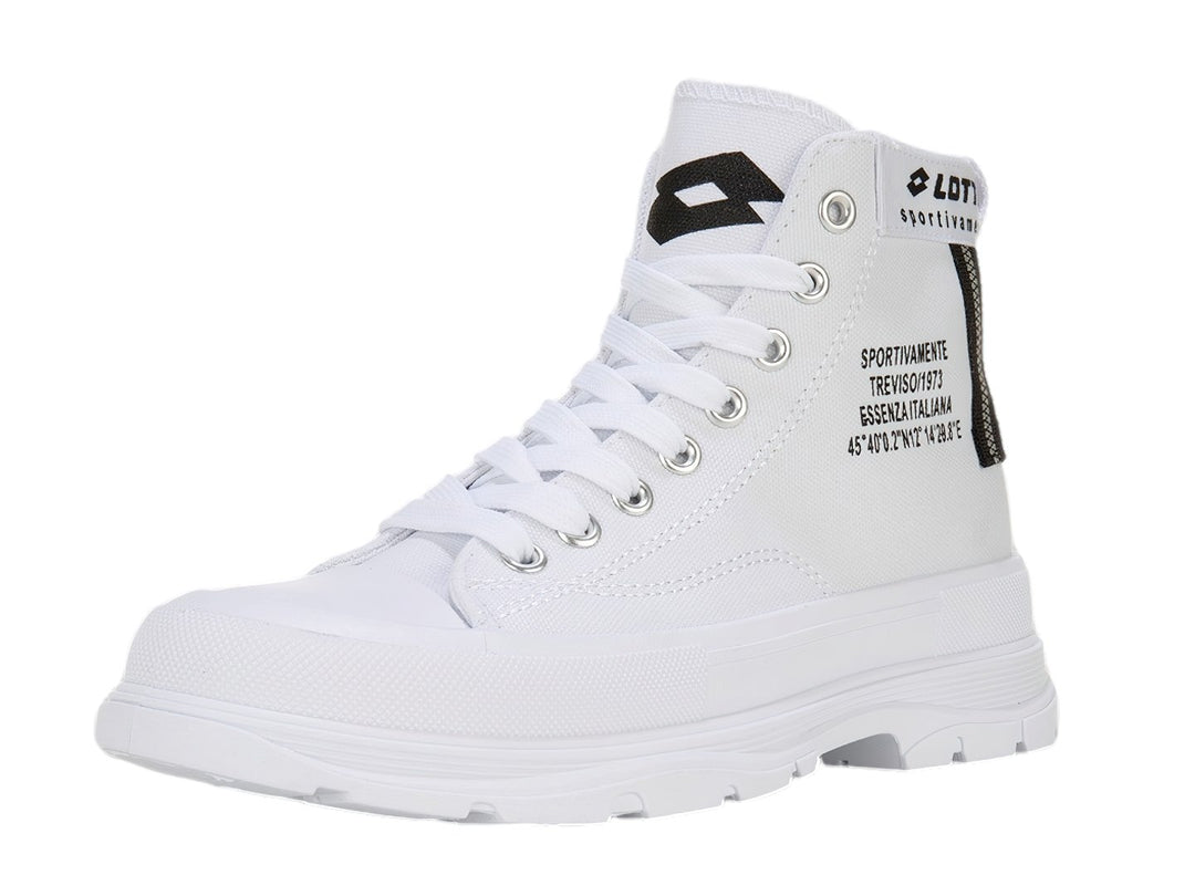 Tenis tipo bota de color blanco marca Lotto con suela gruesa y cordones.