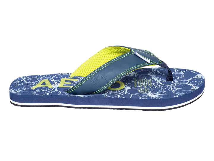 Sandalias Aeropostale color azul marino con detalles en verde lima y estampado blanco.