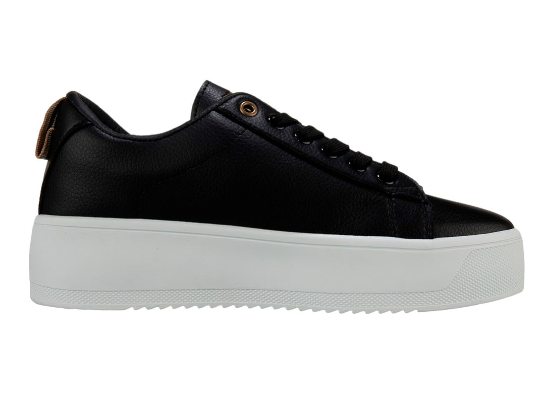 Tenis K-Swiss Trinity Platform en color negro con suela blanca ancha y plataforma.