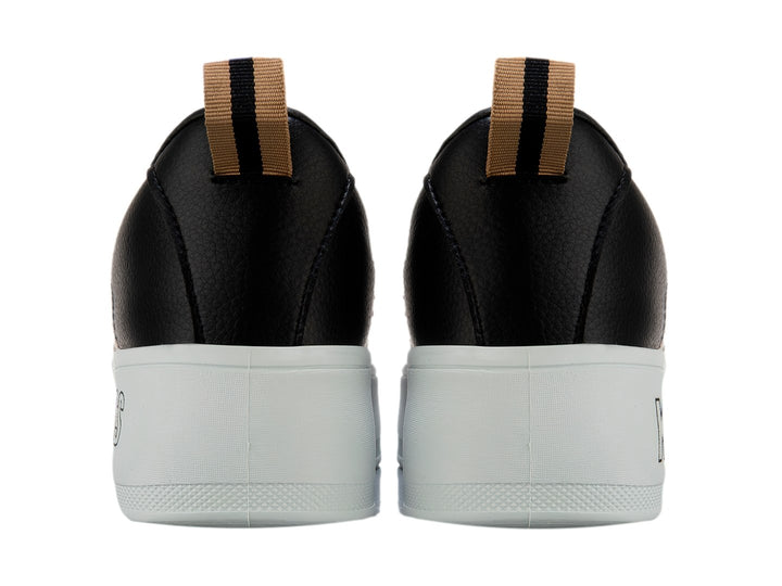 Tenis K-Swiss Trinity Platform en color negro con suela blanca ancha y plataforma.