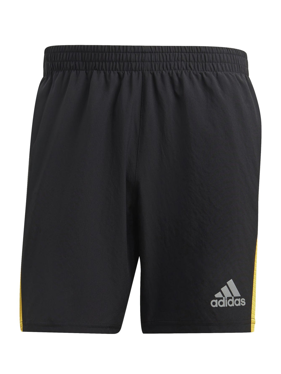 Hombre vistiendo shorts deportivos Adidas color negro con detalles laterales en amarillo y gris.