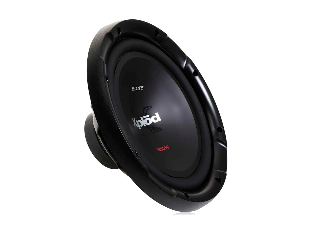 Subwoofer Sony Xplod de color negro con diseño circular y potencia de 1800W indicada en rojo.