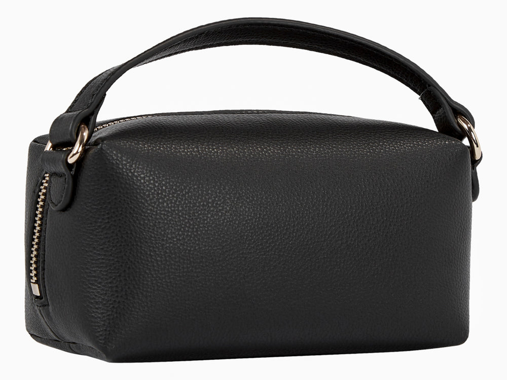 Bolso cilíndrico de cuero negro Tommy Hilfiger con logo dorado y asa superior.