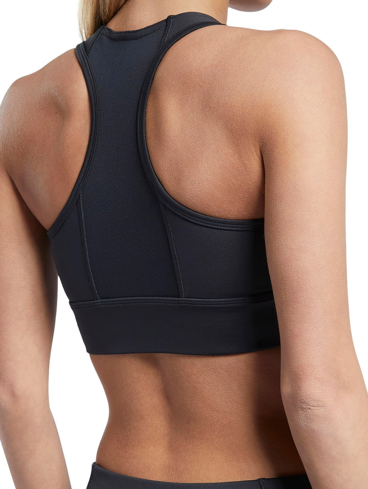 Bra deportivo Reebok de color negro con logo blanco en el pecho.