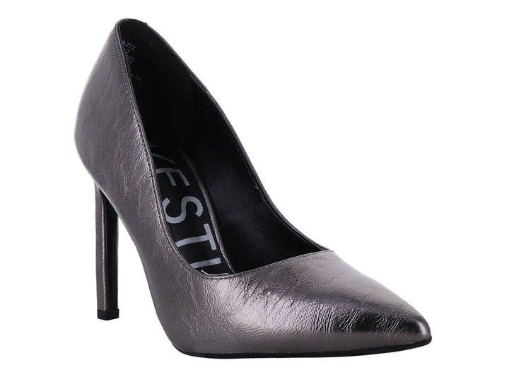 Zapato de tacón alto estilo stiletto en color gunmetal metálico con punta cerrada para mujer.