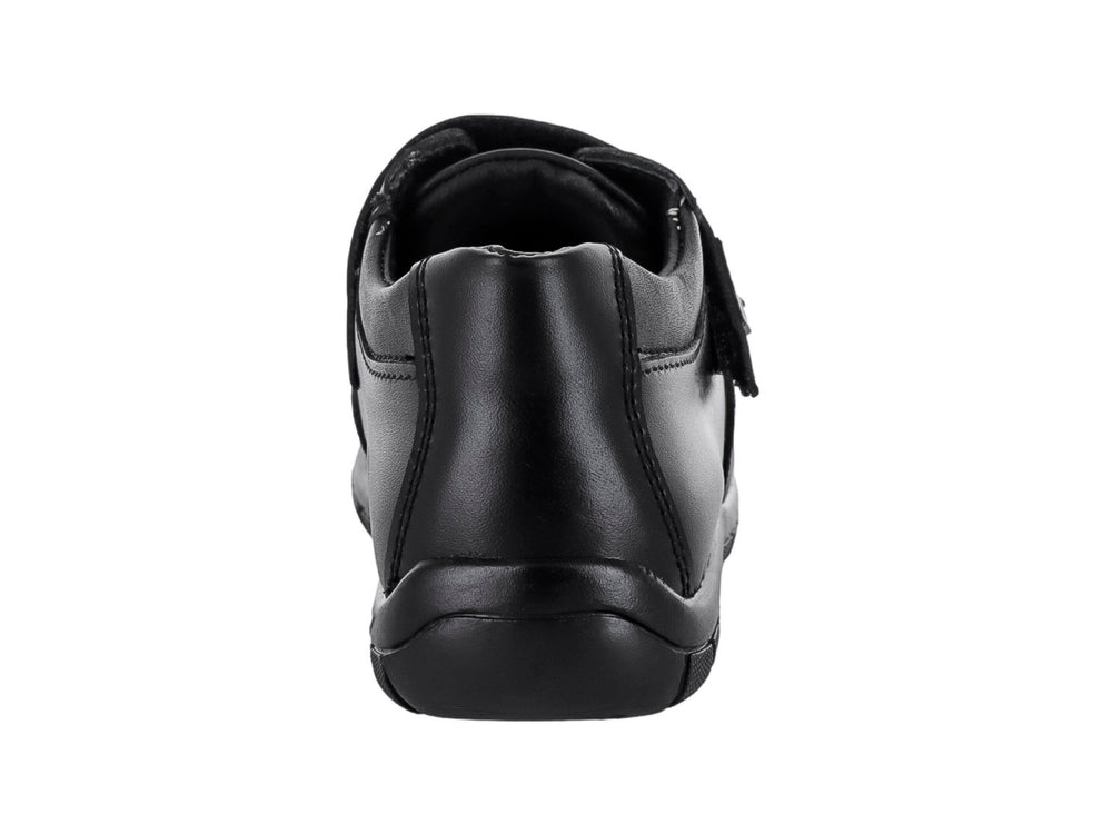 Zapato infantil Coloso color negro con cierre de velcro y suela resistente.