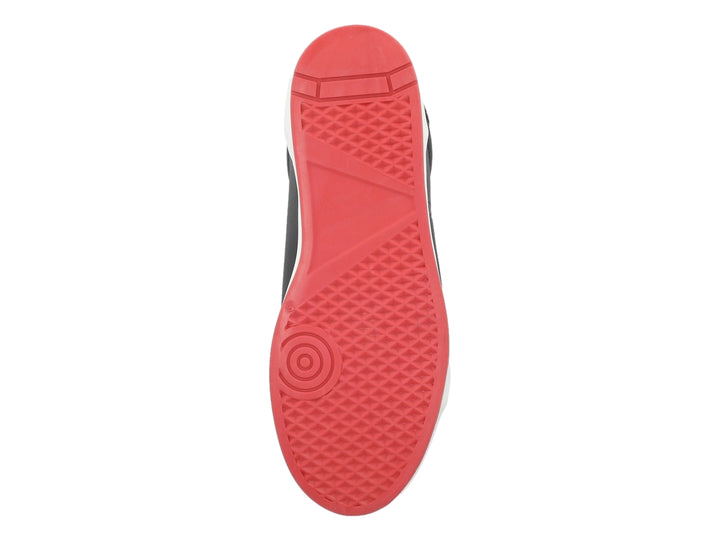 Tenis Guess color negro con suela blanca y detalles en rojo.