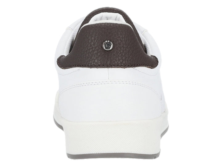 Tenis blancos Guess con detalles en marrón y gris y logotipo G negro en el lateral.