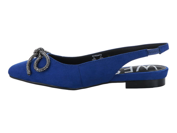 Zapato plano azul para niña con correa posterior y moño decorativo brillante.
