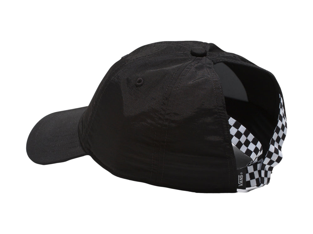 Gorra Vans de color negro con visera curva y logotipo bordado en el frente.