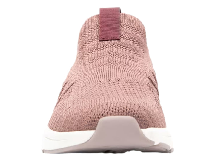 Tenis Flexi color rosa viejo con suela blanca, diseño slip-on de tejido textil.