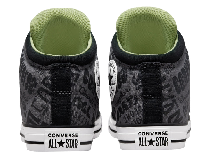 Tenis Converse Chuck Taylor All Star Street Mid en color negro y gris con suela blanca y agujetas blancas.