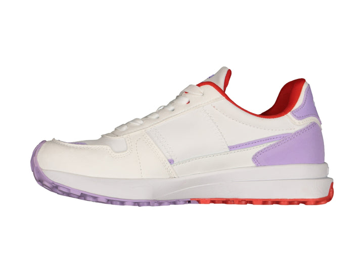 Tenis deportivos Charly color blanco con detalles en lila y rojo.