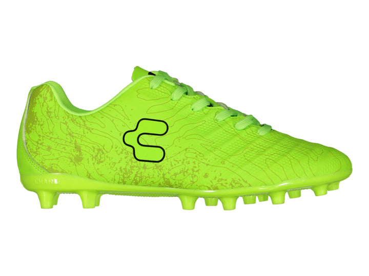 Zapato de fútbol Charly en color verde limón con tacos para pasto natural.