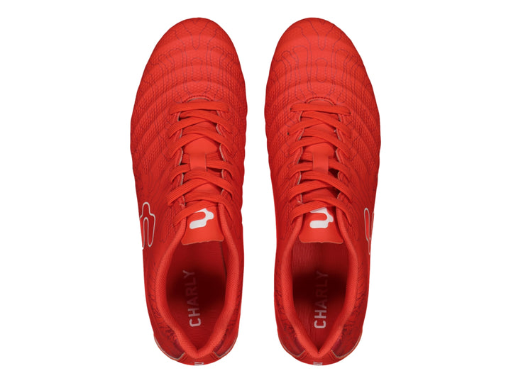 Zapato de fútbol color rojo de la marca Charly con tacos blancos.