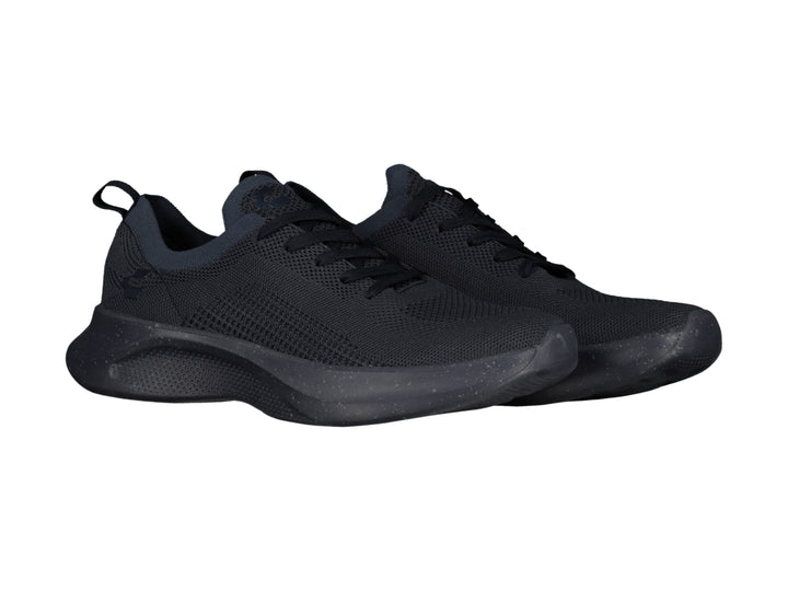 Tenis deportivos color negro con tejido transpirable y suela sintética.