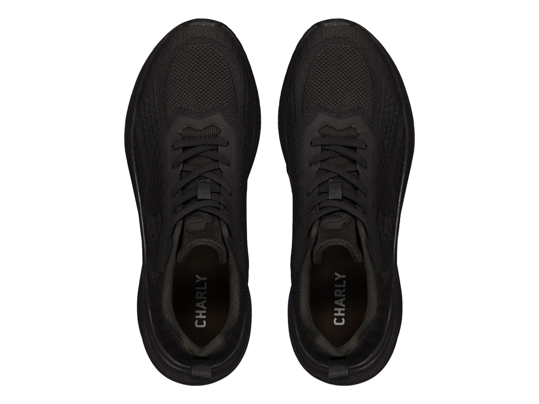 Tenis deportivo Charly color negro con tejido transpirable y suela sintética.