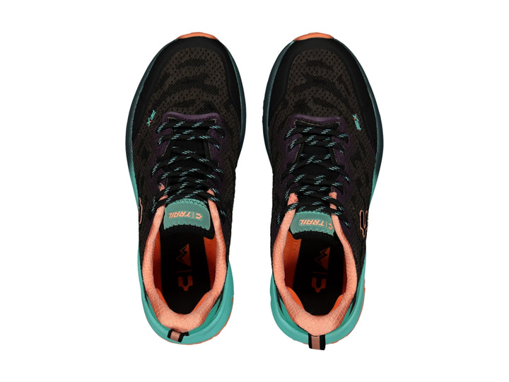 Tenis deportivos Charly en color negro y aqua con detalles en naranja y suela todoterreno.