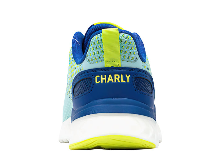 Tenis deportivos Charly en color aqua con detalles en azul y amarillo, suela blanca y tejido transpirable.