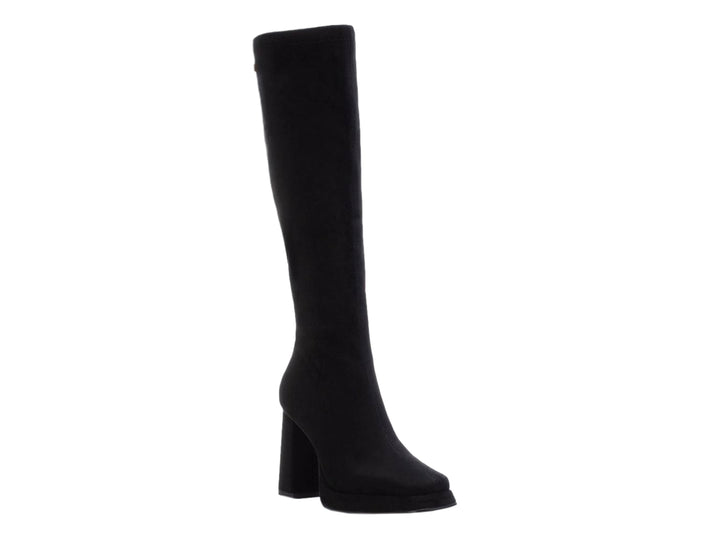 Bota alta de color negro con tacón cuadrado y acabado mate.