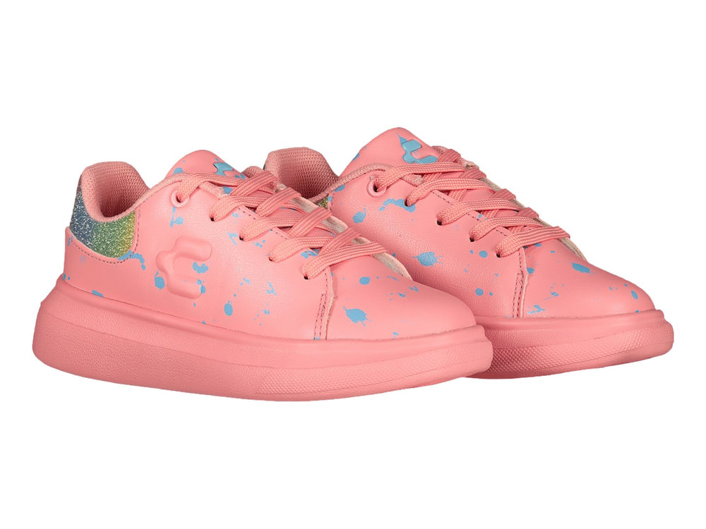 Tenis deportivos color rosa con detalles en azul y talón brillante de la marca Charly.