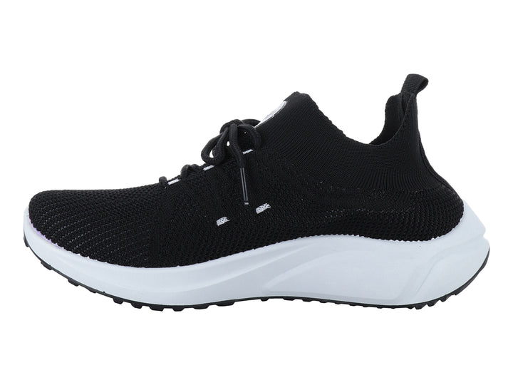 Tenis deportivos FUROR en color negro con suela blanca y agujetas negras.
