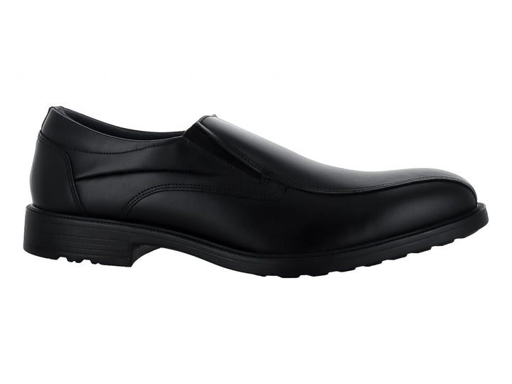 Zapato formal de hombre color negro, estilo mocasín sin cordones con acabado liso y suela plana.