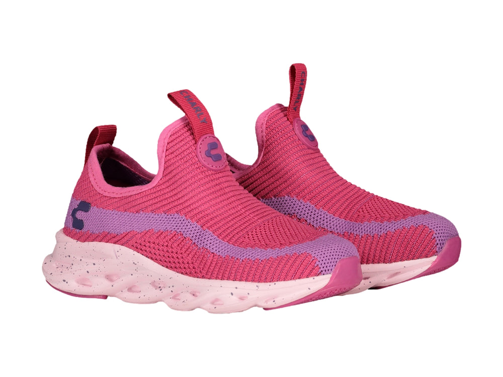 Tenis deportivos Charly en color fucsia y morado con suela rosa claro y diseño de tejido sin cordones.